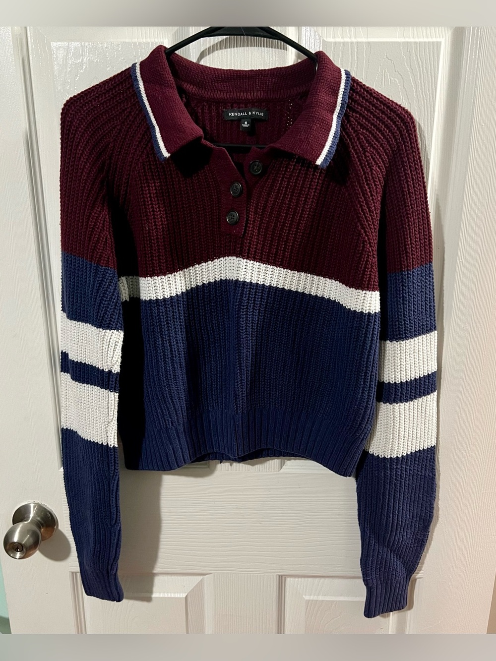 Kendall & Kylie cropped ribbed knit polo sweater. Colorblock design, collar, S